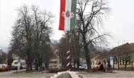 Országzászló Nagymaros - Külső kép