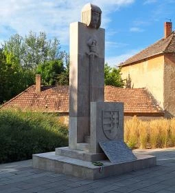 Országzászló-emlékmű