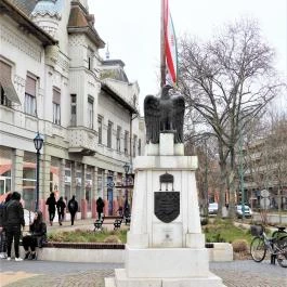 Országzászló Kiskunfélegyháza - Külső kép