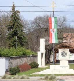 Összetartozás emlékmű