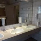 Ötösfogat Étterem Bábolna - Mosdó