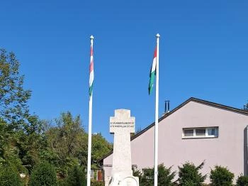 Ottava család emlékműve Révfülöp