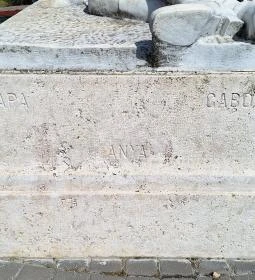 Ottava család emlékműve