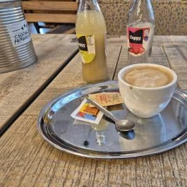 Pacsi Pizzéria & Kulturális Központ, Budapest - Étel/ital