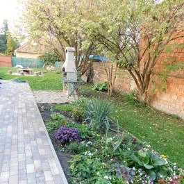 Pacsirta Apartman Gyula - Medence/kert