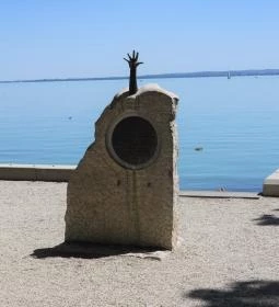 A Pajtás hajó áldozatainak emlékműve