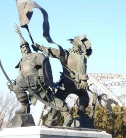 Pálffy Miklós & Schwarzenberg Adolf szobra