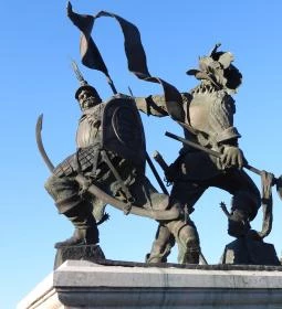 Pálffy Miklós & Schwarzenberg Adolf szobra