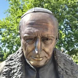 Pallavicini-Pálinkás és Mindszenty emlékmű Rétság - Külső kép