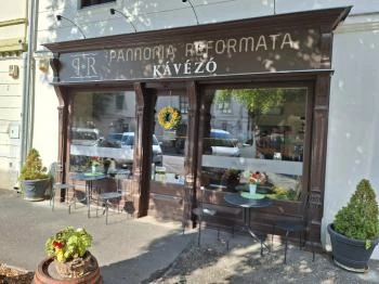 Pannonia Reformata Kávézó & Vinotéka Pápa