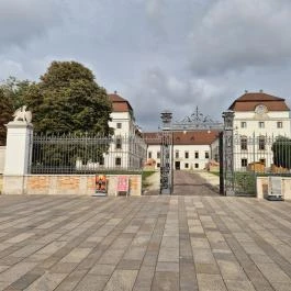 Esterházy-kastély, Pápa - Külső kép