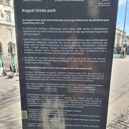 Papírrepülő szobor, Budapest - Egyéb