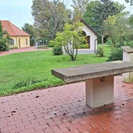 Papkert, Hidegség - Külső kép