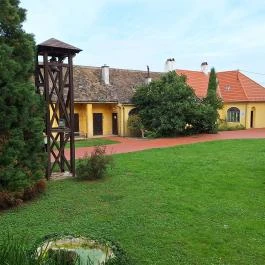 Papkert, Hidegség - Külső kép