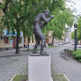 Papp László szobor - Papp László tér Budapest - Külső kép