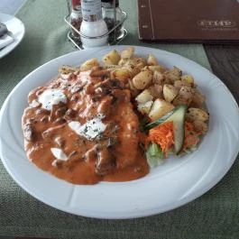 Patkó Vendéglő & Pizzéria Zirc - Étel/ital