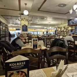 Paulaner Sörház - MOM Park, Budapest - Belső