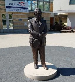 14. legjobb látnivaló: Pávai-Vajna Ferenc szobra