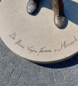  Pávai-Vajna Ferenc szobra