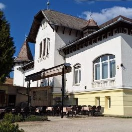 Pekáry Kastély Étterem Pécel - Külső kép