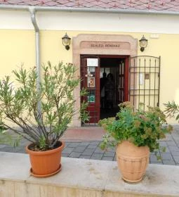 Péliföldszentkereszt Szalézi Rendház