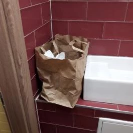 Pesti Pipi - Deák Budapest - Mosdó