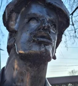 Pesti srácok szobor