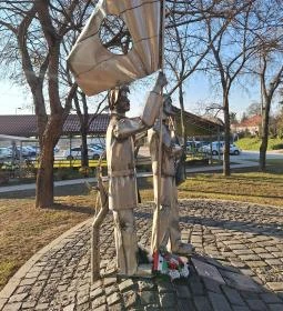 9. legjobb látnivaló: Pesti srácok szobor