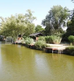 Péteri Horgásztó & Pihenőpark