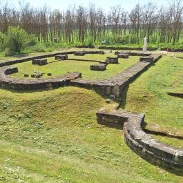 Pétermonostora, Bugac - Külső kép