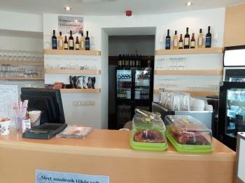 Petőfi Kávézó Lakitelek