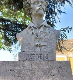 293. legjobb látnivaló: Petőfi Sándor