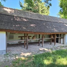 Petőfi Sándor Emlékméhes Kölesd - Borjád - Külső kép