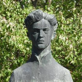Petőfi-szobor Tordas - Külső kép