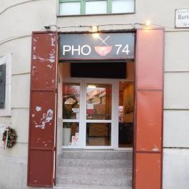 Pho 74 Budapest - Külső kép