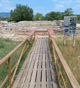 Bencés kolostor romjai