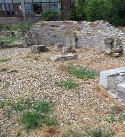 Bencés kolostor romjai