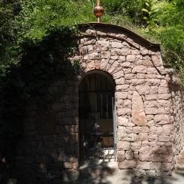 Pincesor Nyúl - Külső kép