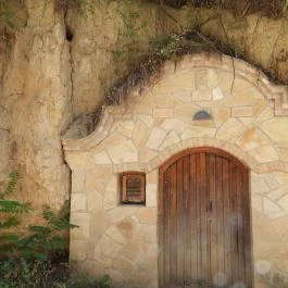 Pincesor Nyúl - Külső kép