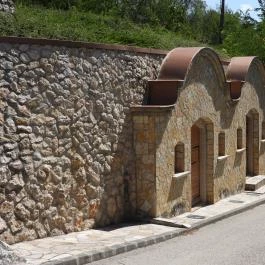 Pincesor Nyúl - Külső kép