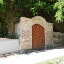 Pincesor Nyúl - Külső kép