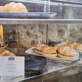 Pint Kocsma & Henye , Balatonhenye - Étel/ital