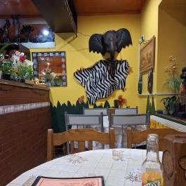 Pizza Afrika, Harsány - Belső