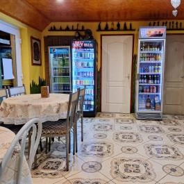 Pizza Afrika, Harsány - Belső