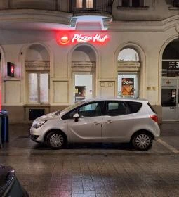 Pizza Hut - Arany János utca