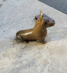 Plank Antal: Corgi miniszobor