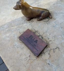 Plank Antal: Corgi miniszobor