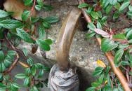 Plank Antal: Esernyő miniszobor Budapest