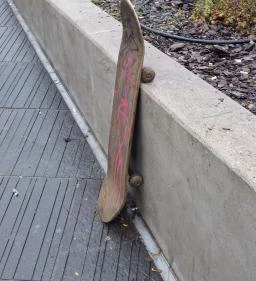 Plank Antal: Gördeszka szobor