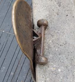 Plank Antal: Gördeszka szobor